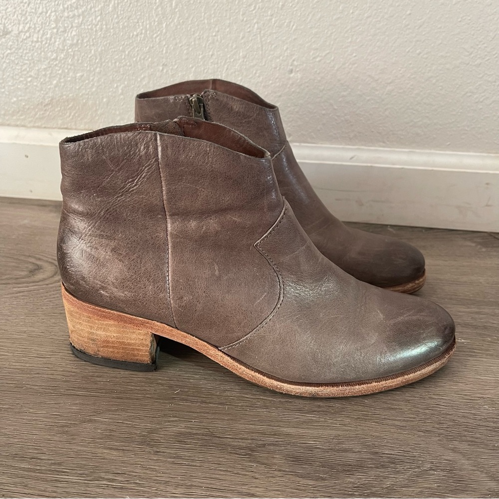 Kork Ease Gray Leather Chelsea Boots Size 9 Women’s